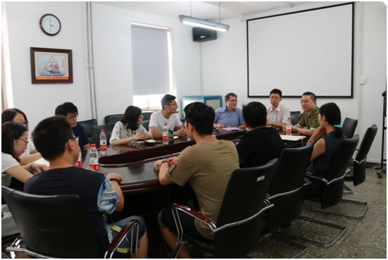 图1:太阳成集团tyc411832018届毕业生欢送座谈会侧影1