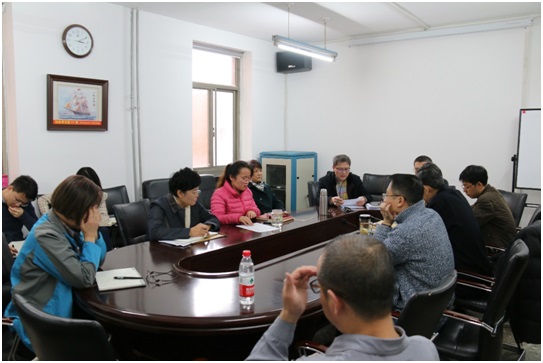 图2:组织生活会现场
